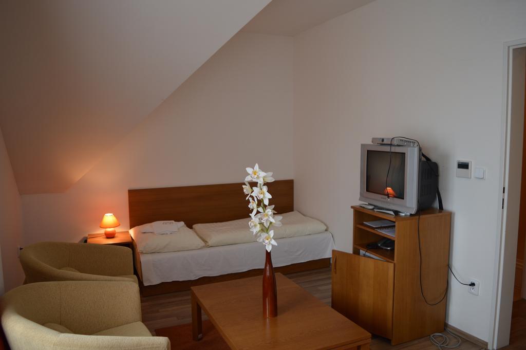 Hotel Akademik Братислава Номер фото